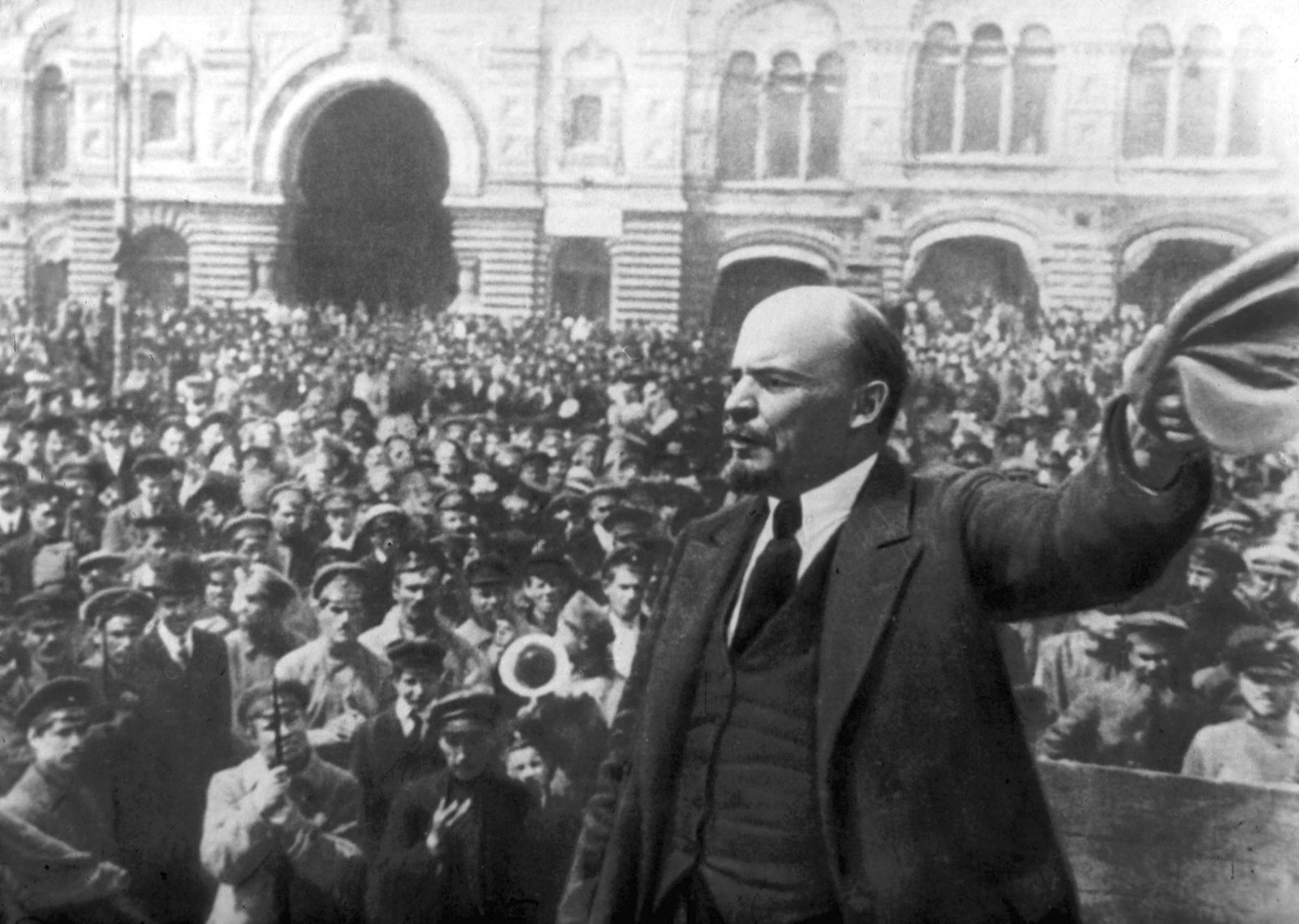 LENIN : The State and Revolution